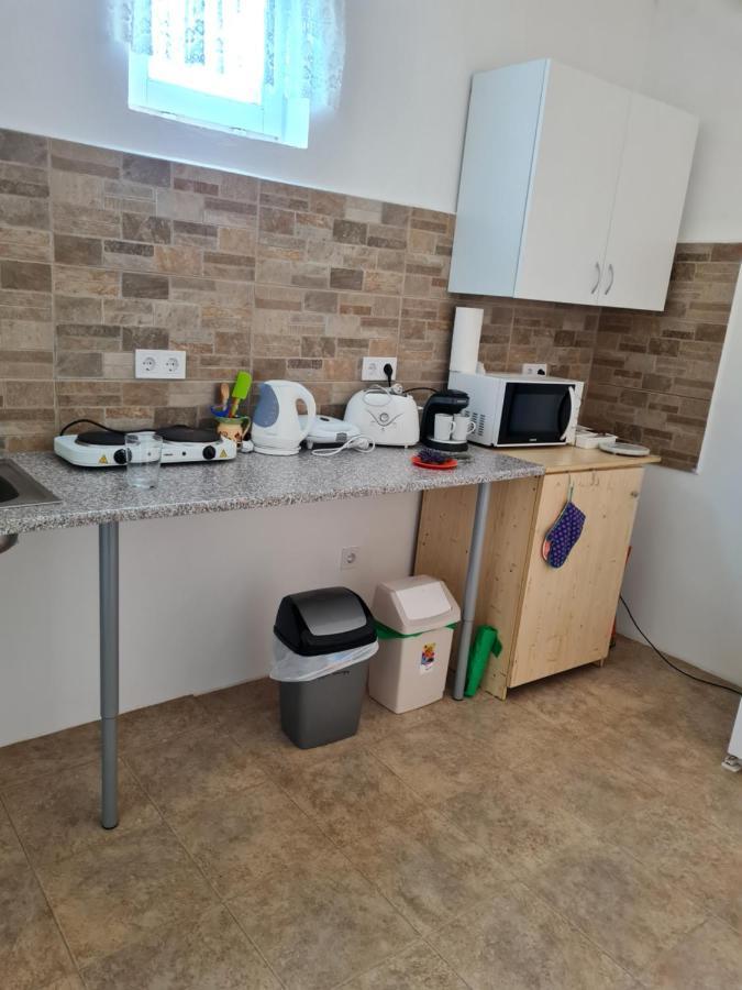 فندق Kakasdombi Apartman Balatonszabadi Fürdőtelep المظهر الخارجي الصورة